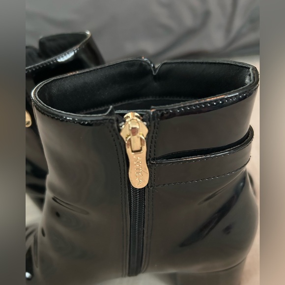 Artica Nelson Bootie - Picture 5 of 11